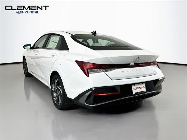 Hyundai Elantra Vehicle Image 08