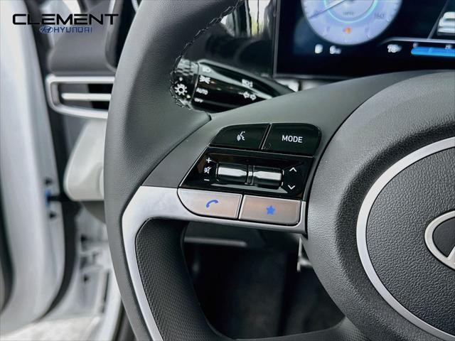 Hyundai Elantra Vehicle Image 14
