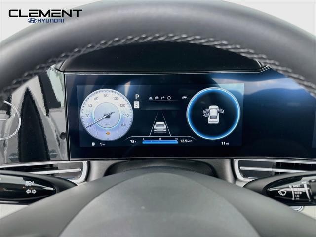 Hyundai Elantra Vehicle Image 16