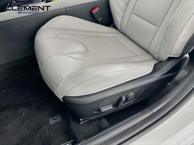 Hyundai Elantra Vehicle Image 26