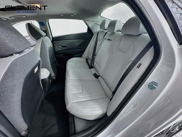 Hyundai Elantra Vehicle Image 29