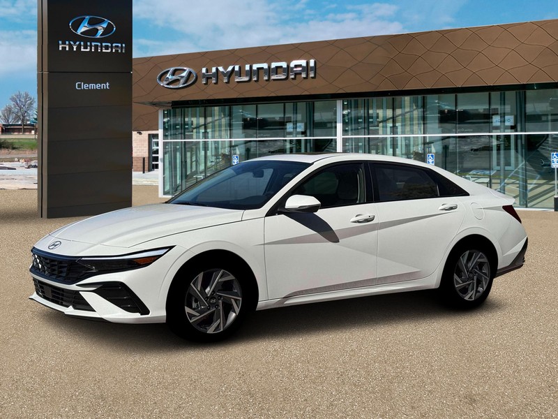 Hyundai Elantra Vehicle Full-screen Gallery Image 2