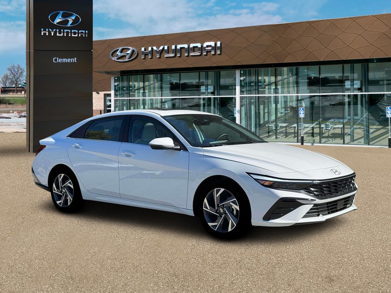 Hyundai Elantra Vehicle Full-screen Gallery Image 10