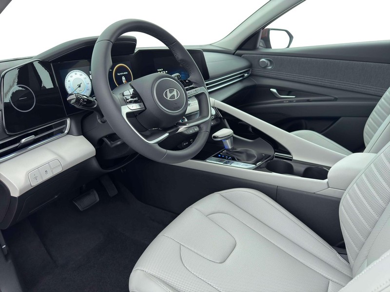 Hyundai Elantra Vehicle Full-screen Gallery Image 14