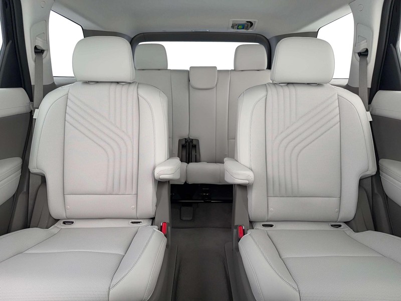 Hyundai Palisade Hybrid Vehicle Full-screen Gallery Image 16