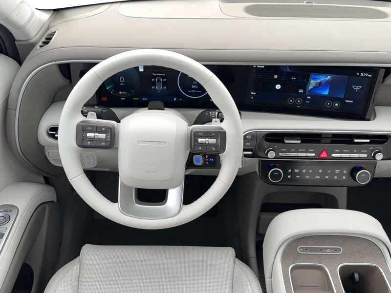Hyundai Palisade Hybrid Vehicle Full-screen Gallery Image 17