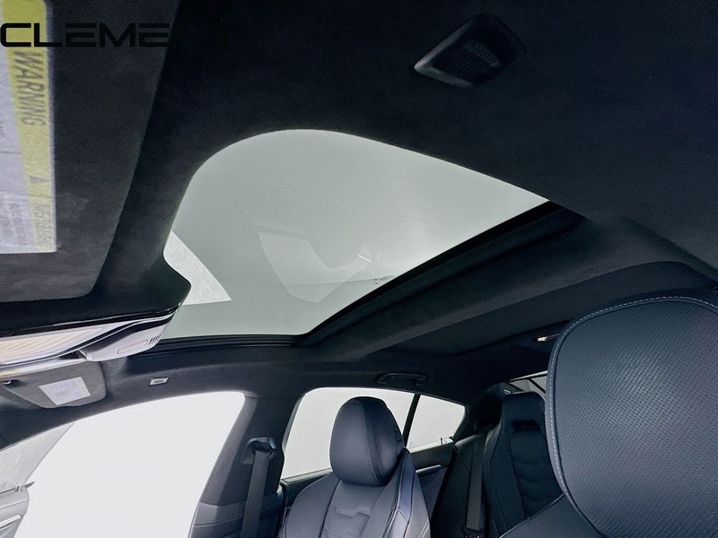 BMW 8 Series Vehicle Image 25