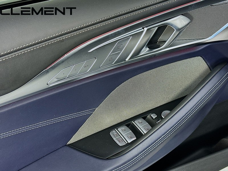 BMW 8 Series Vehicle Image 28