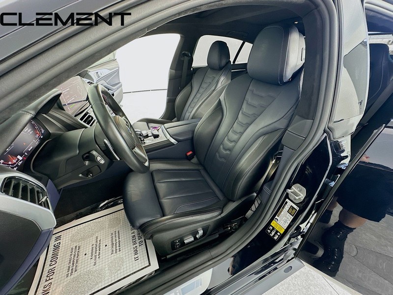 BMW 8 Series Vehicle Image 32