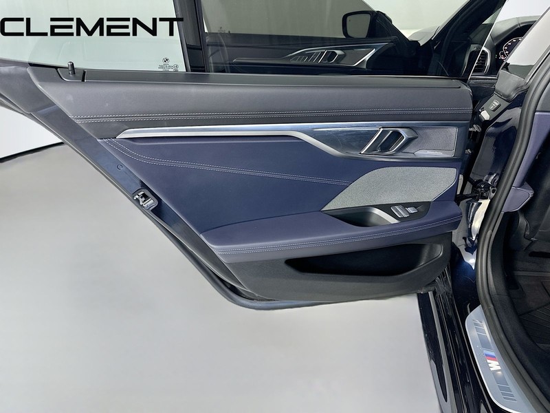 BMW 8 Series Vehicle Image 33