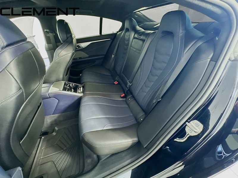 BMW 8 Series Vehicle Image 34