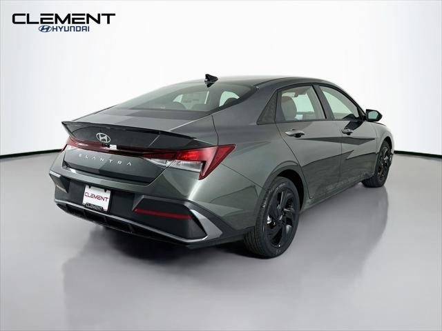 Hyundai Elantra Vehicle Image 06