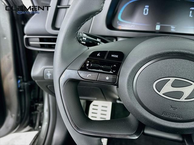 Hyundai Elantra Vehicle Image 14