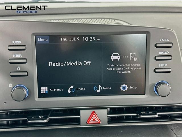 Hyundai Elantra Vehicle Image 17