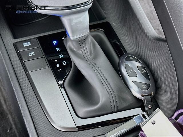 Hyundai Elantra Vehicle Image 20