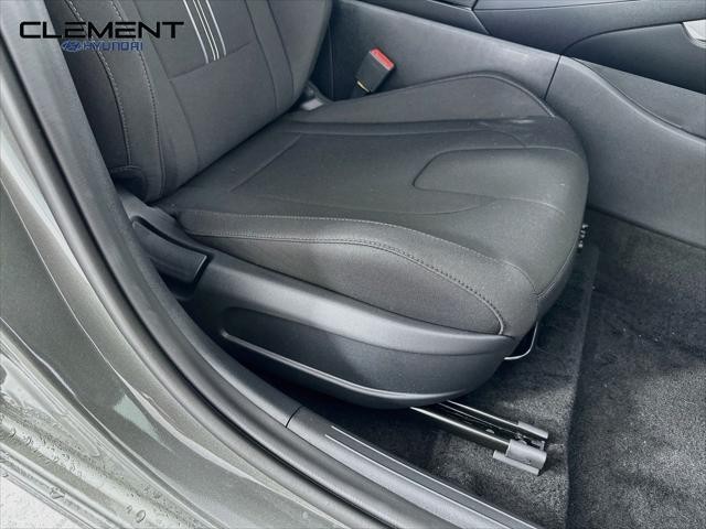 Hyundai Elantra Vehicle Image 27