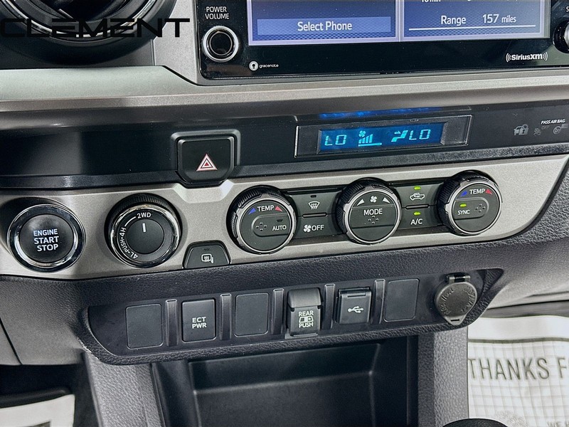 Toyota Tacoma 4WD Vehicle Full-screen Gallery Image 22