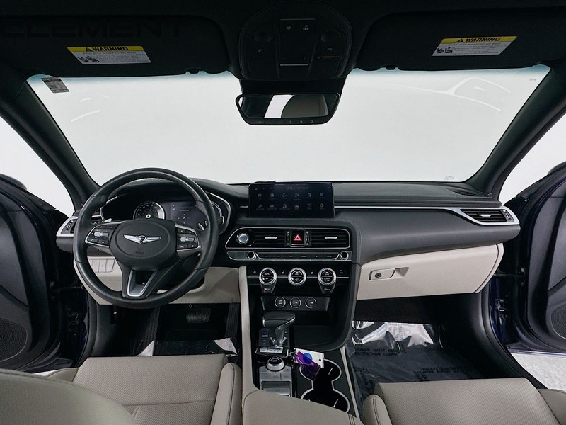 Genesis G70 Vehicle Full-screen Gallery Image 12
