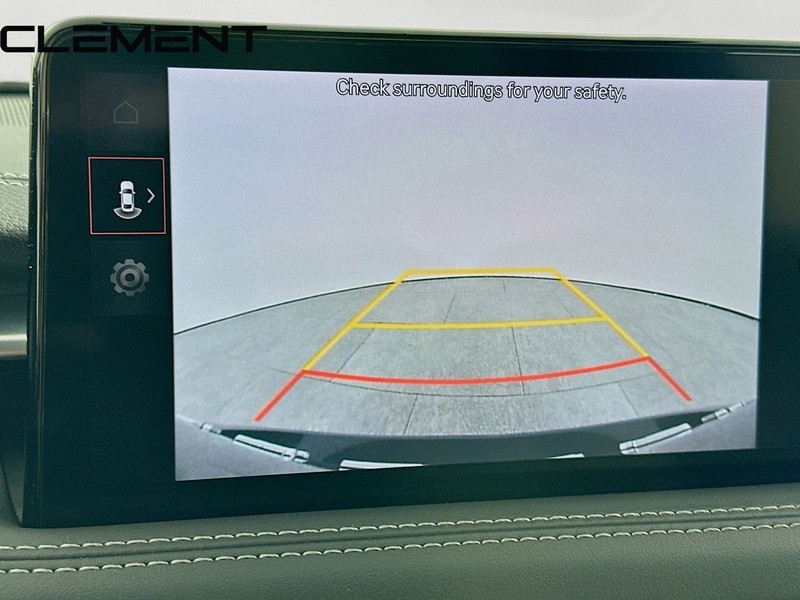 Genesis G70 Vehicle Full-screen Gallery Image 20