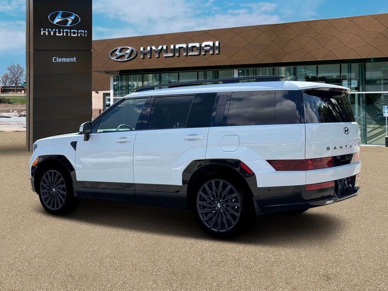 Hyundai Santa Fe Vehicle Full-screen Gallery Image 4
