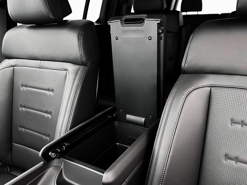 Hyundai Santa Fe Vehicle Full-screen Gallery Image 18