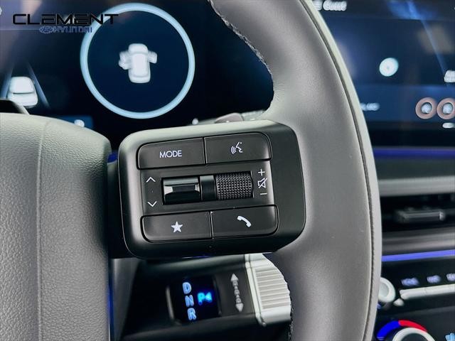 Hyundai Santa Fe Vehicle Full-screen Gallery Image 15