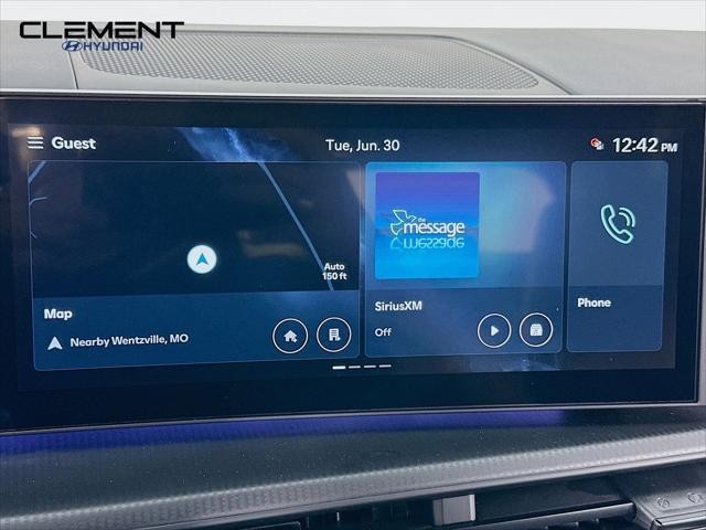 Hyundai Santa Fe Vehicle Full-screen Gallery Image 17
