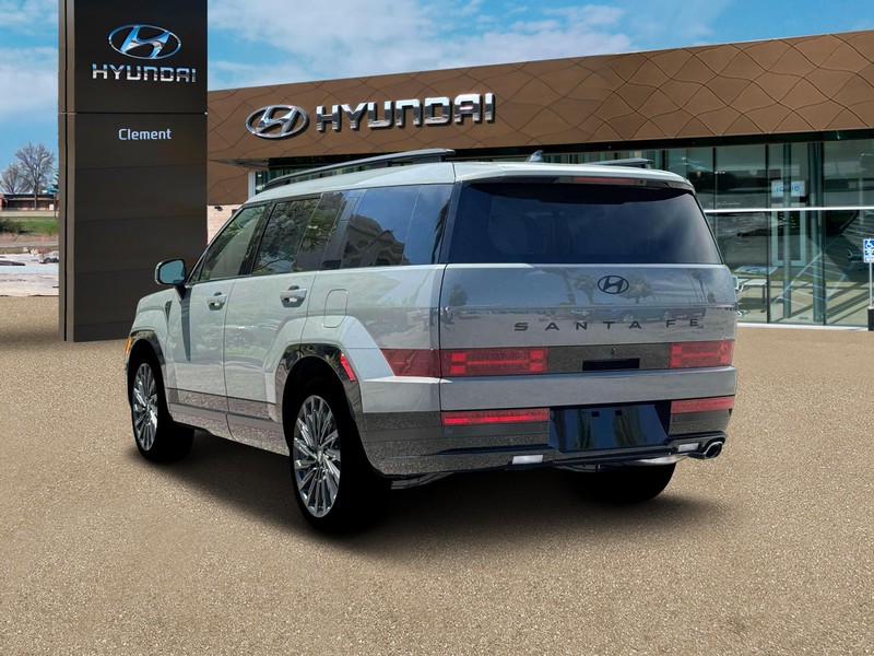 Hyundai Santa Fe Vehicle Full-screen Gallery Image 5