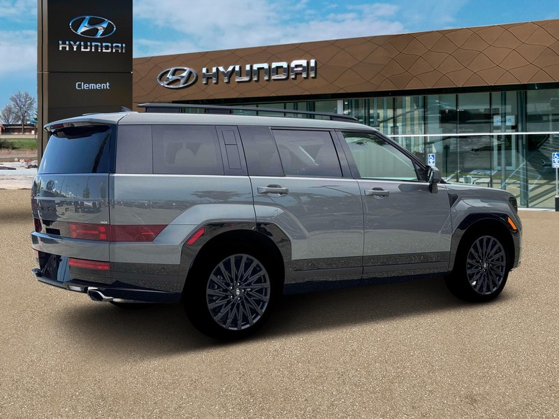 Hyundai Santa Fe Vehicle Full-screen Gallery Image 8