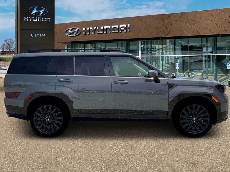 Hyundai Santa Fe Vehicle Full-screen Gallery Image 9