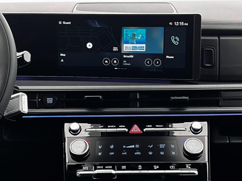 Hyundai Santa Fe Vehicle Full-screen Gallery Image 19