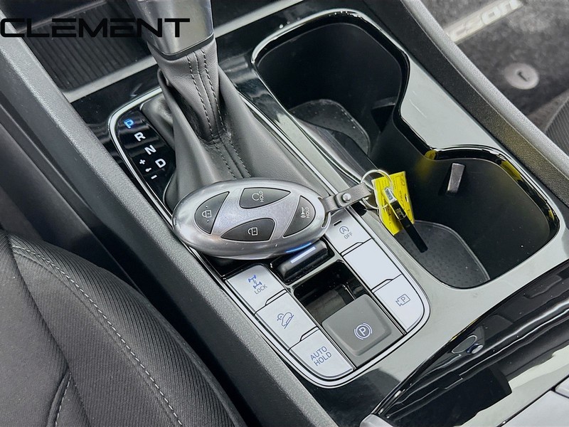 Hyundai Tucson Vehicle Full-screen Gallery Image 24