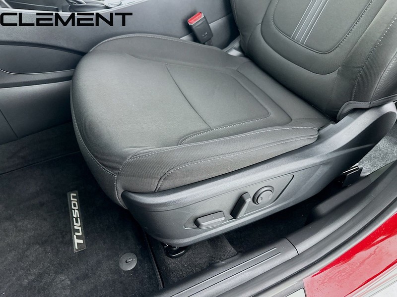 Hyundai Tucson Vehicle Full-screen Gallery Image 28