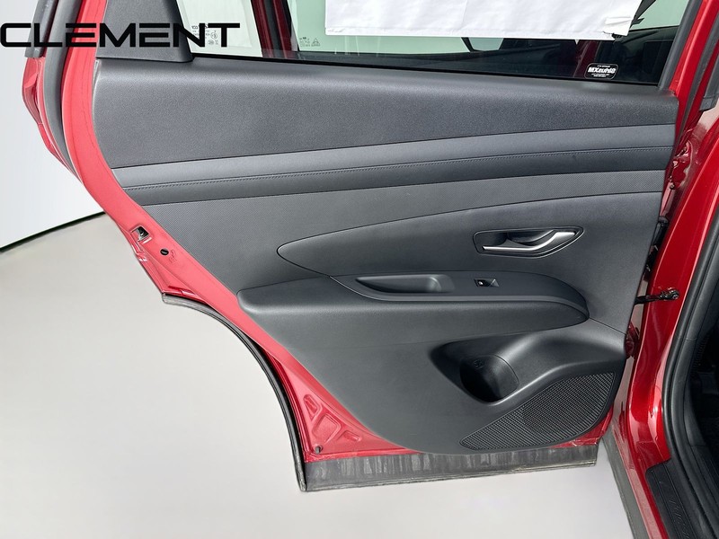 Hyundai Tucson Vehicle Full-screen Gallery Image 30