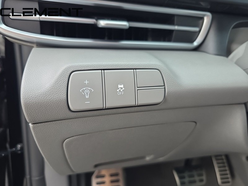 Hyundai Elantra Vehicle Full-screen Gallery Image 13