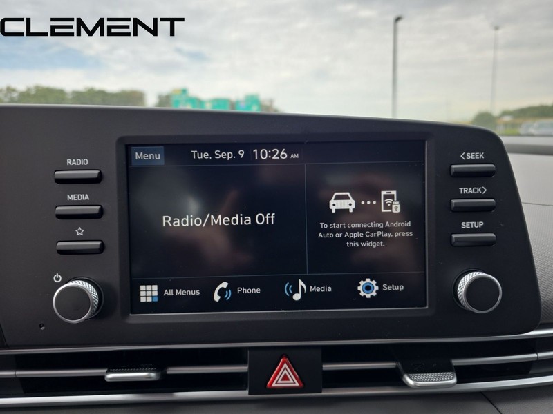 Hyundai Elantra Vehicle Full-screen Gallery Image 20