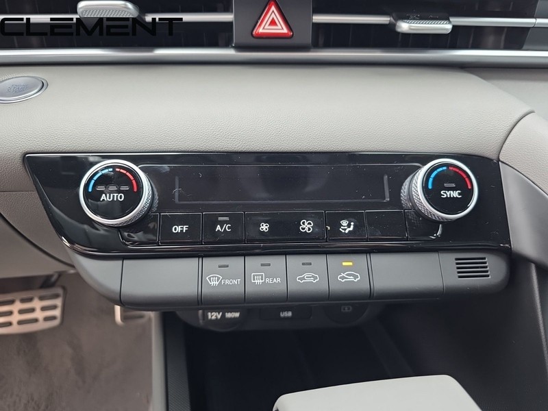 Hyundai Elantra Vehicle Full-screen Gallery Image 23