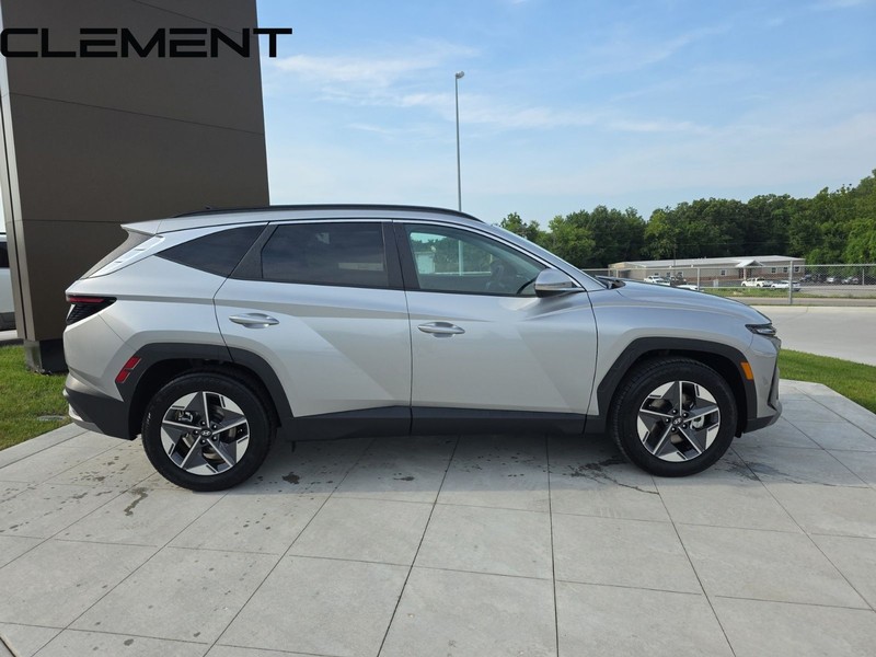 Hyundai Tucson Vehicle Full-screen Gallery Image 6