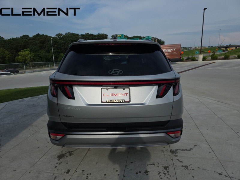 Hyundai Tucson Vehicle Full-screen Gallery Image 10