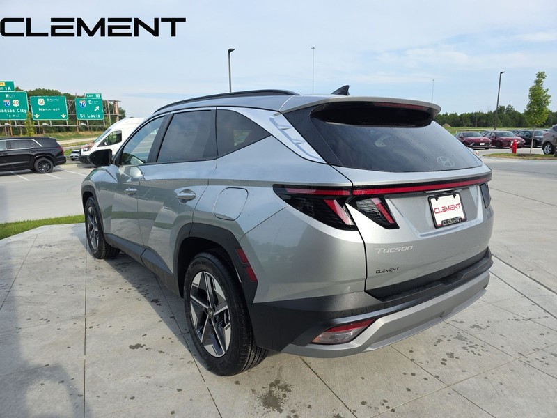Hyundai Tucson Vehicle Full-screen Gallery Image 11