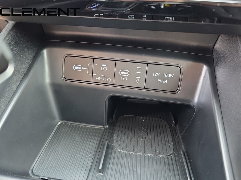 Hyundai Tucson Vehicle Full-screen Gallery Image 24