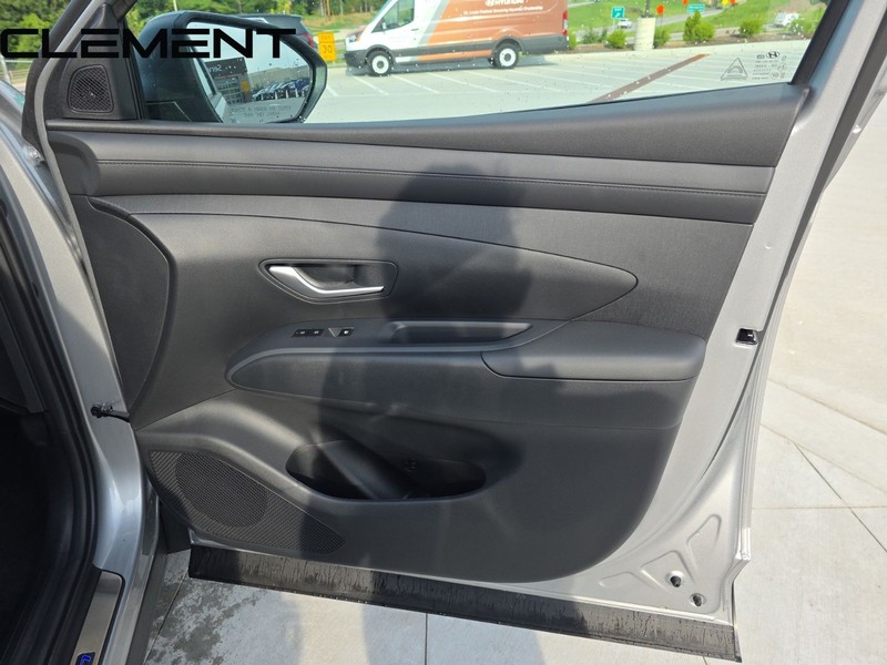 Hyundai Tucson Vehicle Full-screen Gallery Image 40