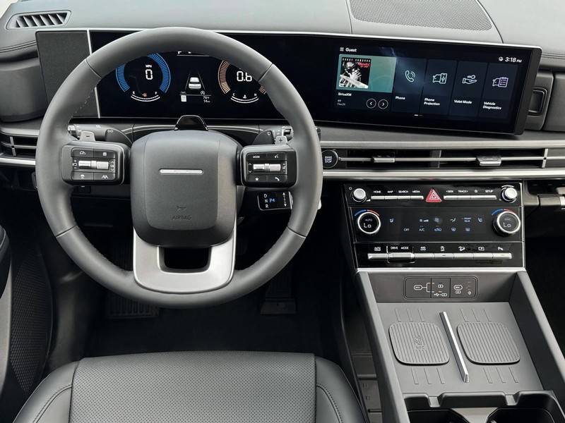 Hyundai Santa Fe Vehicle Full-screen Gallery Image 17