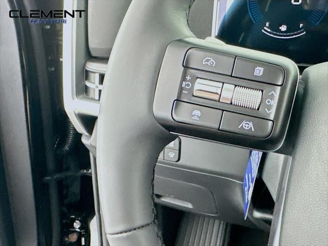 Hyundai Santa Fe Vehicle Full-screen Gallery Image 14
