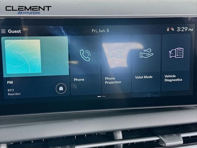 Hyundai Tucson Vehicle Full-screen Gallery Image 17