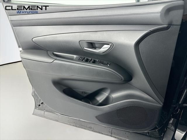 Hyundai Tucson Vehicle Full-screen Gallery Image 22