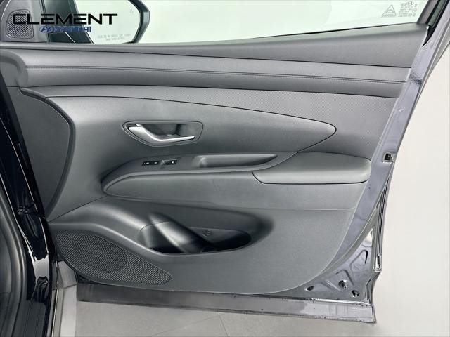Hyundai Tucson Vehicle Full-screen Gallery Image 29
