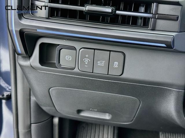 Hyundai Santa Fe Vehicle Full-screen Gallery Image 12