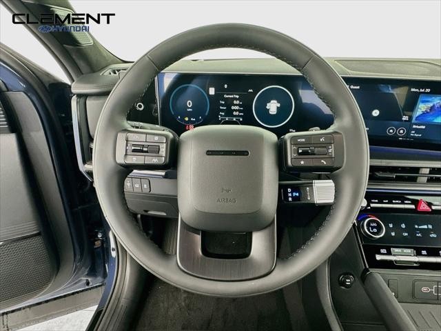 Hyundai Santa Fe Vehicle Full-screen Gallery Image 13
