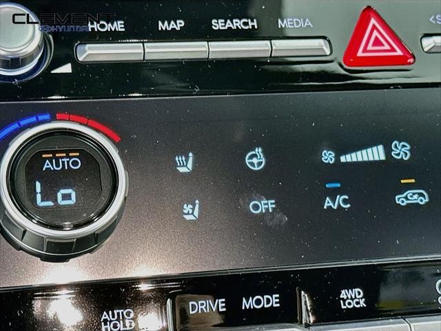 Hyundai Santa Fe Vehicle Full-screen Gallery Image 20